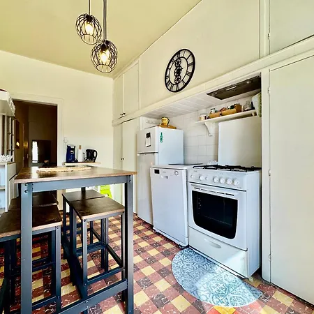 Maison De Vacance Familiale Tomlina, *